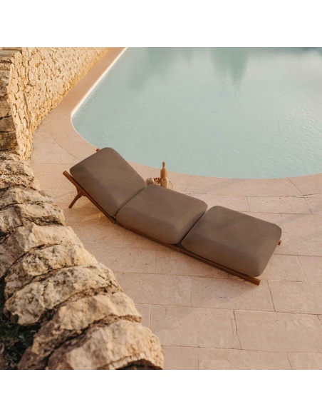 Tuga: Teak sun lounger Unique Nautical Design