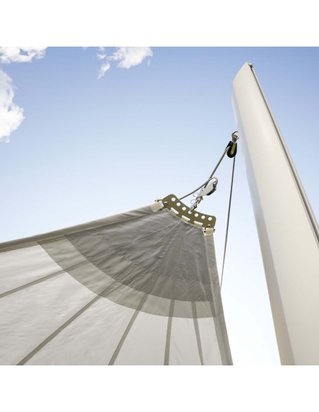 Zefira Motorized Roll-Up Shade Sail: No Wires, Just Freedom