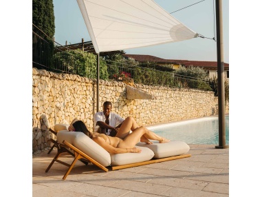 Zefira Motorized Roll-Up Shade Sail: No Wires, Just Freedom
