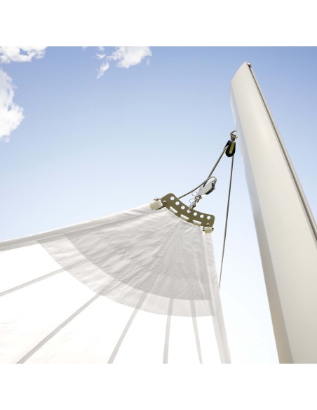 Zefira Motorized Roll-Up Shade Sail: No Wires, Just Freedom