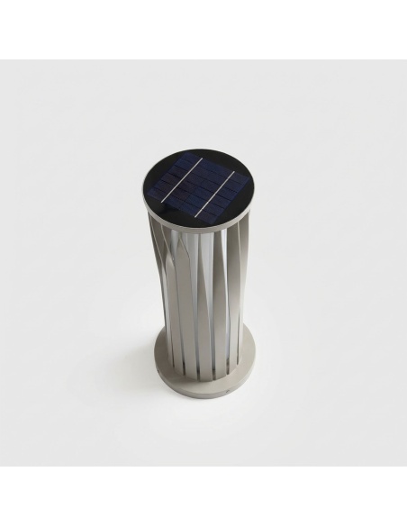Helira: Modern Solar Lamp for Patio & Garden