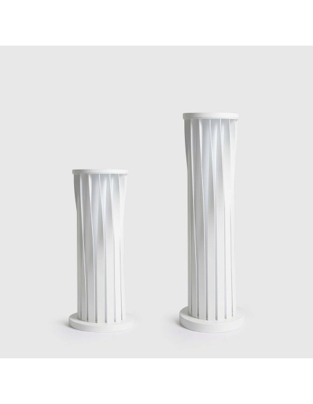 Helira: Modern Solar Lamp for Patio & Garden