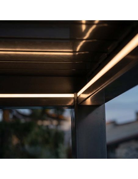 Lyra T6 - Pergola bioclimatica con lamelle orientabili