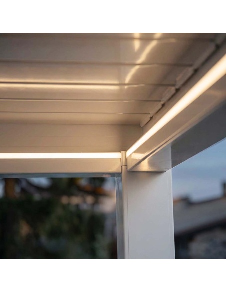 Lyra T6 - Pergola bioclimatica con lamelle orientabili