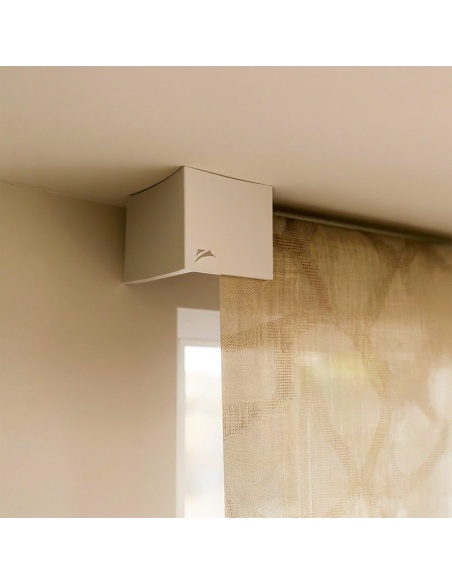 Kyma: Roller Shade with Wavy Design Plate