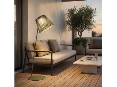 Ropelle: Designer Solar Outdoor Lamp 63 in