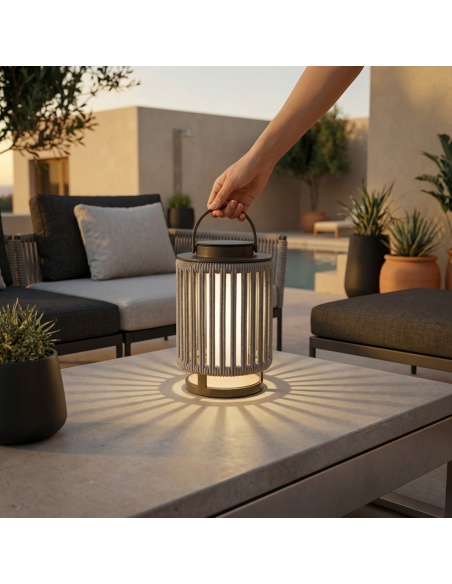 Marinea: Outdoor Lamp in Braided Rope