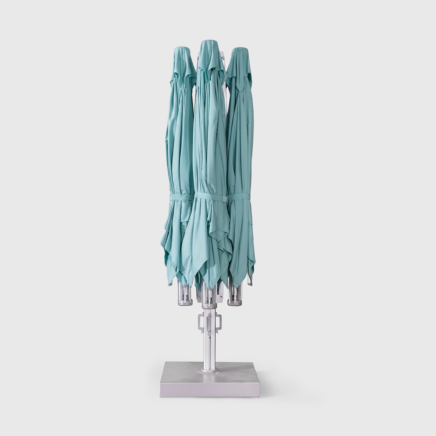 Cygnus Qadro: Four-Canopy Cantilever Umbrella 19'8" x 19'8" 2