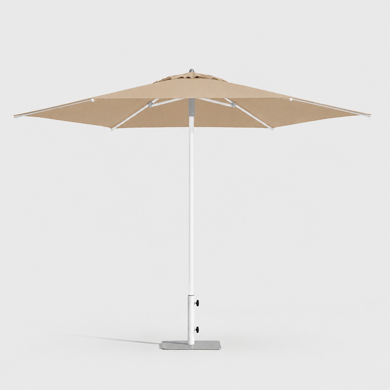 Klika: Center-Pole Patio Umbrella with KlikOpen® Technology 2