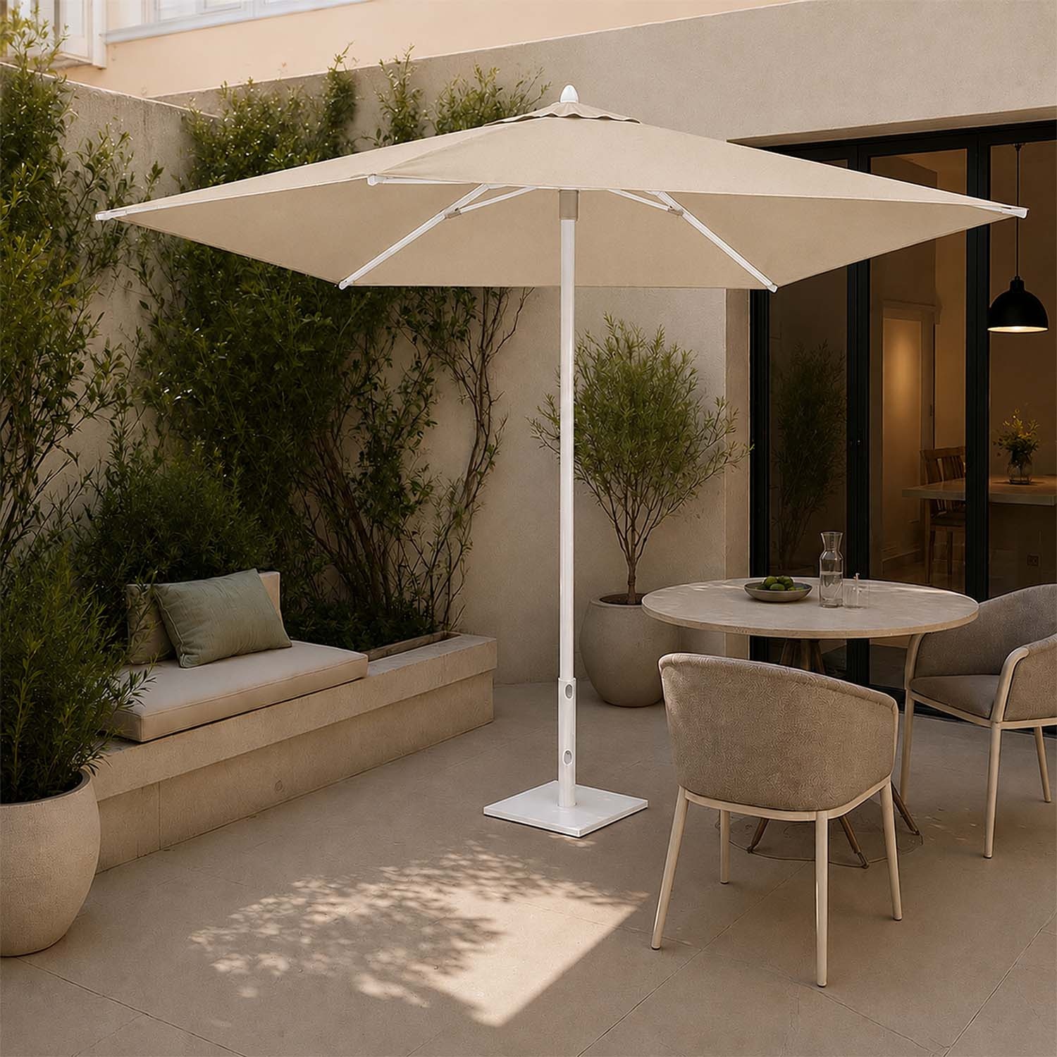 Klika: Center-Pole Patio Umbrella with KlikOpen® Technology