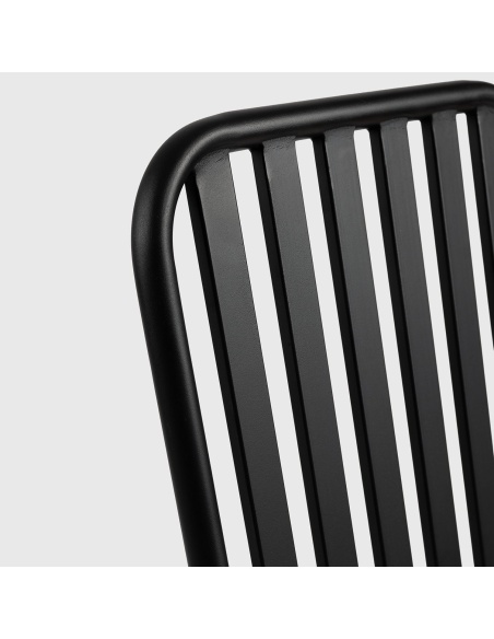 Forgya: Set of 4 Iron Outdoor Chairs with Vertical Slats