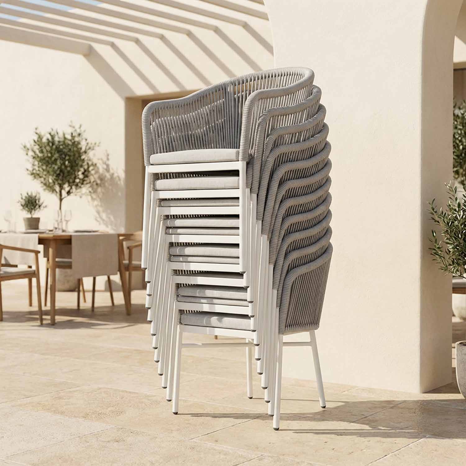 Stackable up to 16 pieces