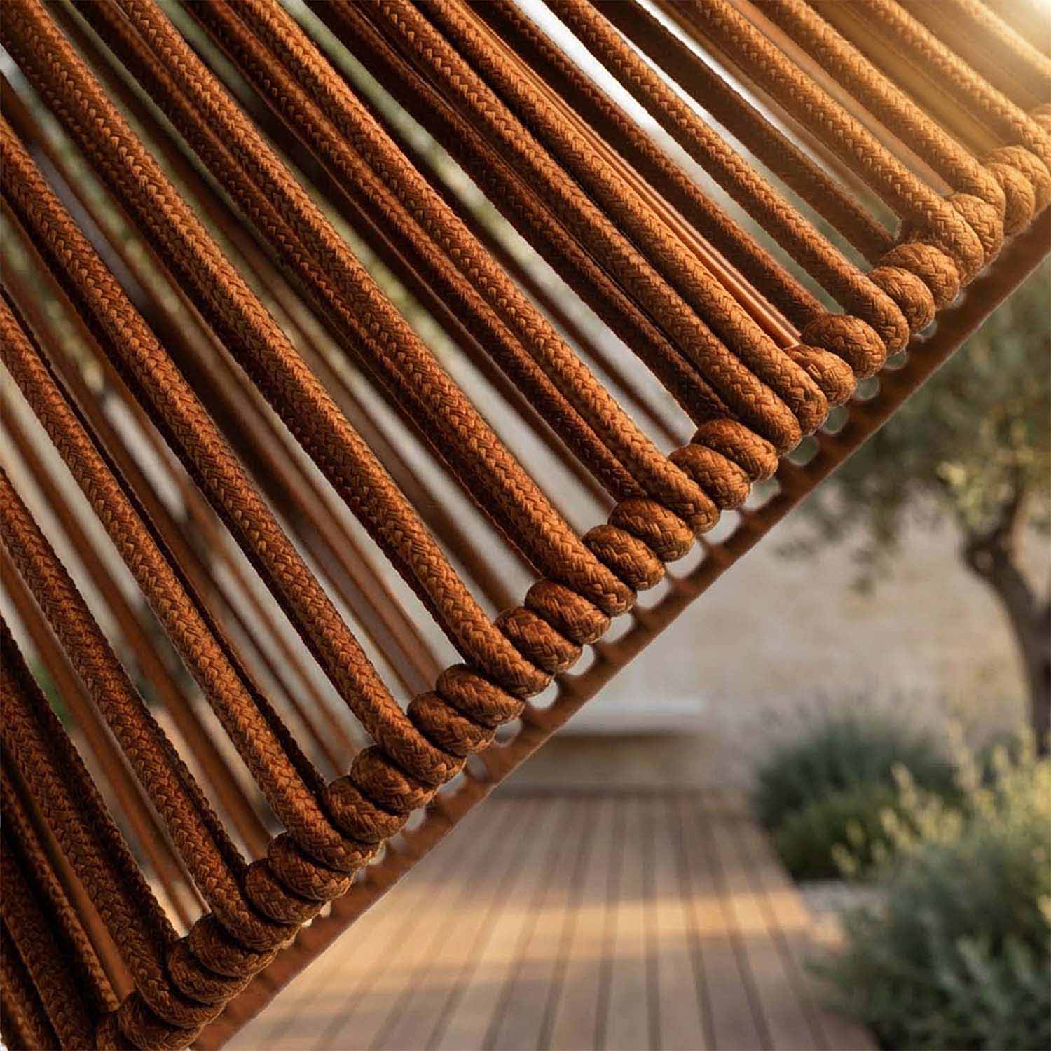 Olefin polypropylene rope: light and shadow intertwine