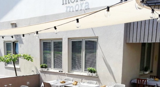 Mora Restaurant in Vicenza: 4x6m shade sail and Alu-Simple poles